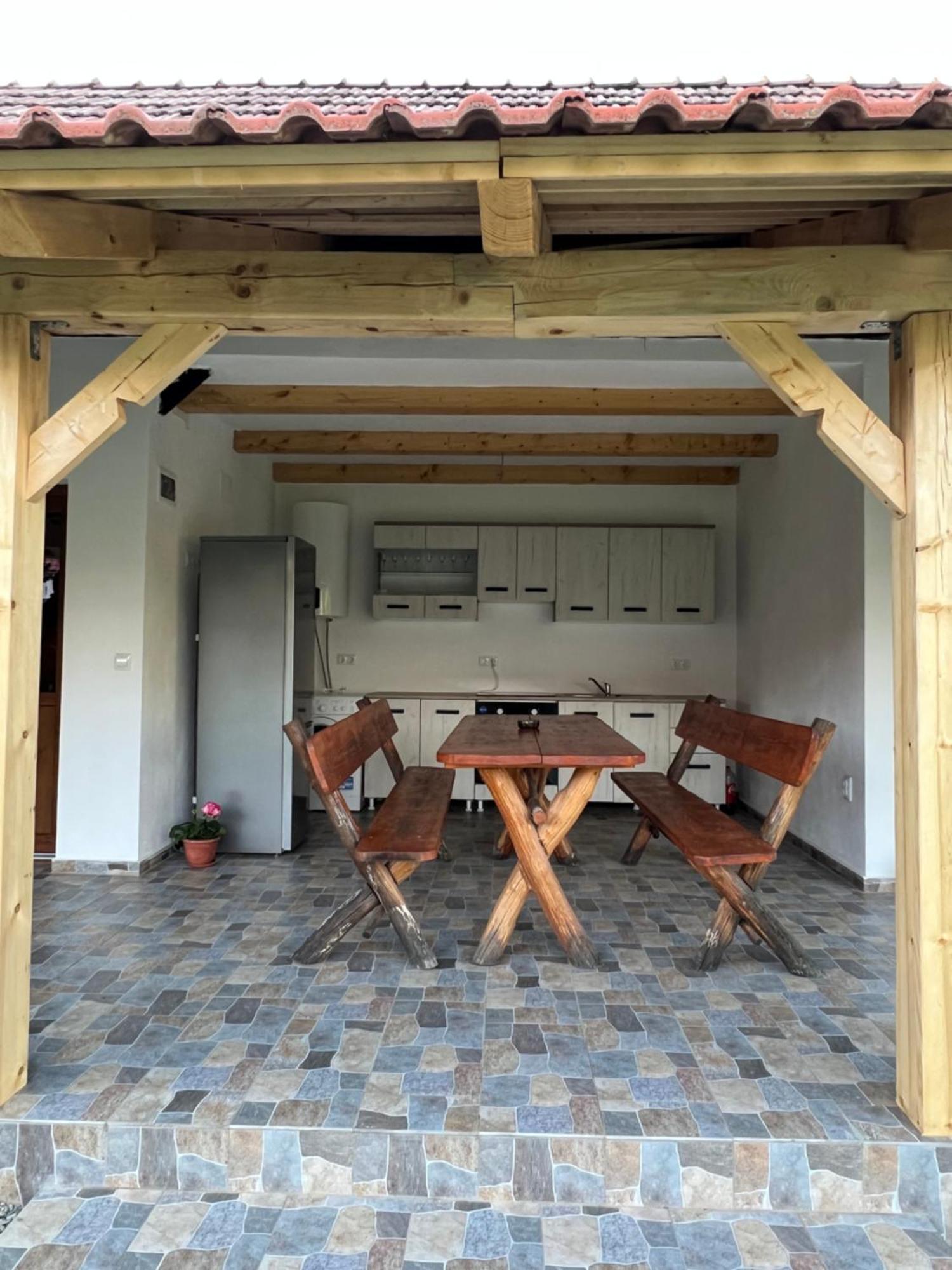 Villa Casa Andrei à Cîrţişoara Extérieur photo
