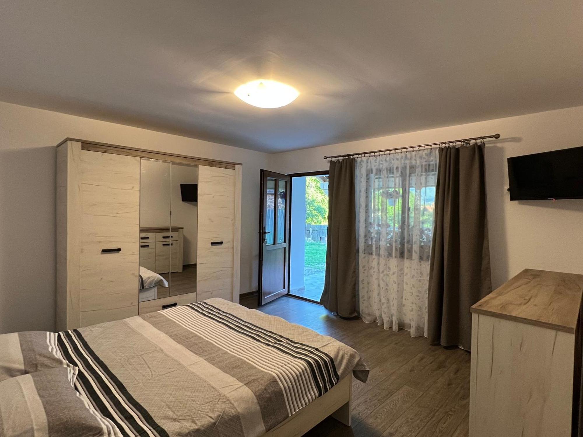 Villa Casa Andrei à Cîrţişoara Extérieur photo